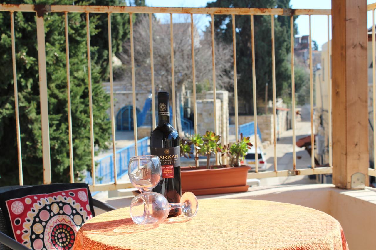 Off The Square Hotel Safed Kültér fotó